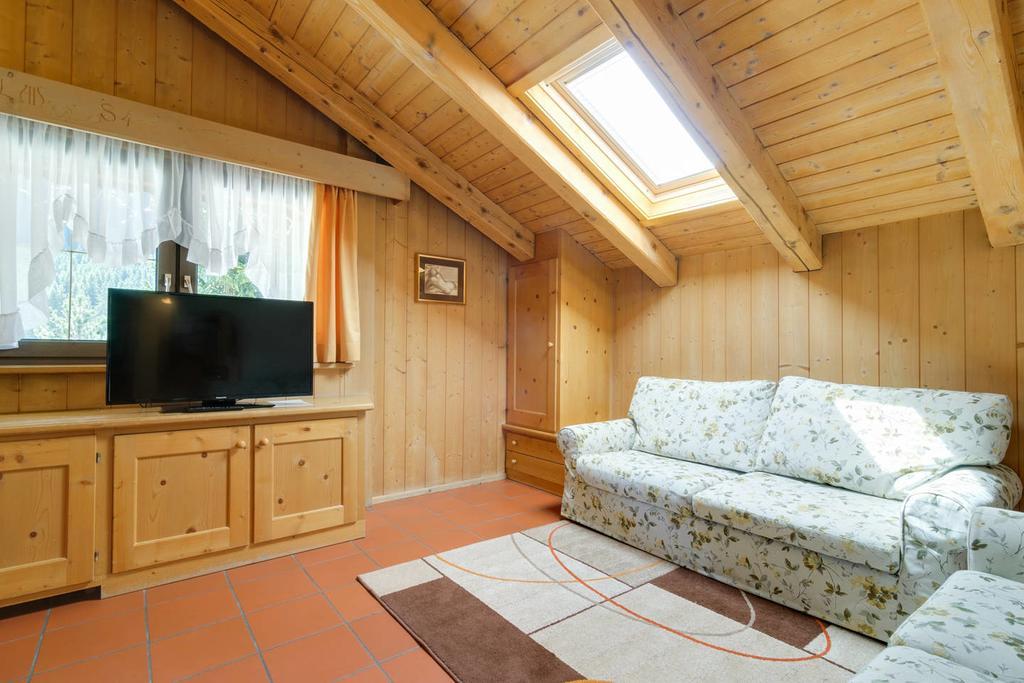 Ladina Apartment *